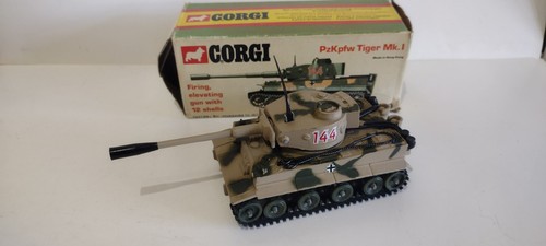 Corgi 900 1973 - 900,