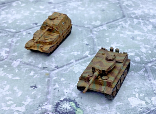 200 ww2 german tiger - 1:200, and